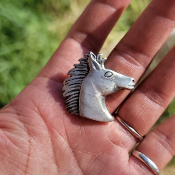 Vintage silver horse head AJRCO equestrian brooch or pin - Picture 5 of 16